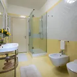 Il Vizio Del Centro 4*